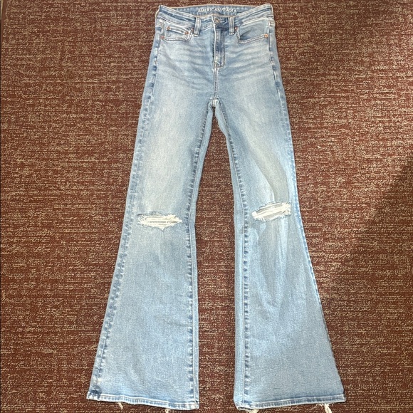 American Eagle Super high rise flare light wash distressed jeans Womens 00 - Picture 2 of 12